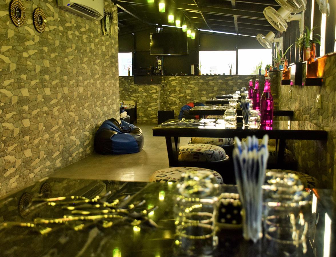 Hotel Narayani Enclave Kalkuta Zewnętrze zdjęcie