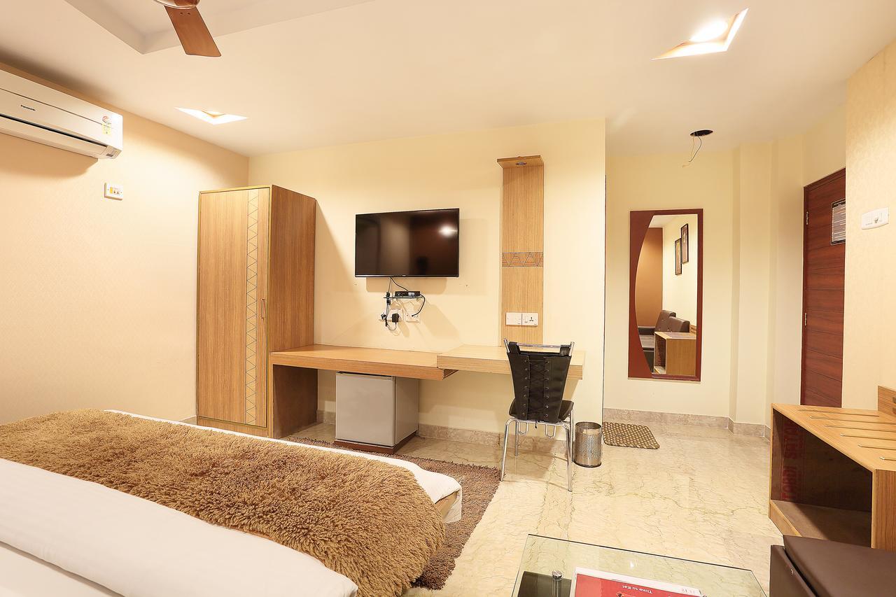 Hotel Narayani Enclave Kalkuta Zewnętrze zdjęcie