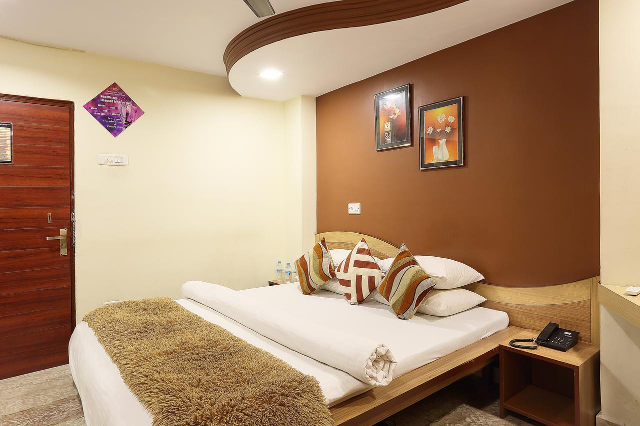 Hotel Narayani Enclave Kalkuta Zewnętrze zdjęcie